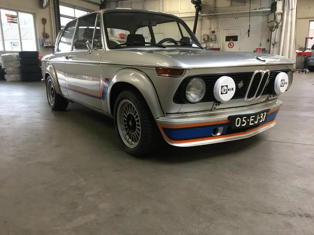 oldtimer bmw 2002 turbo